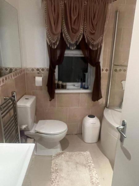 Happy Hours Home Stay Лондон Екстериор снимка